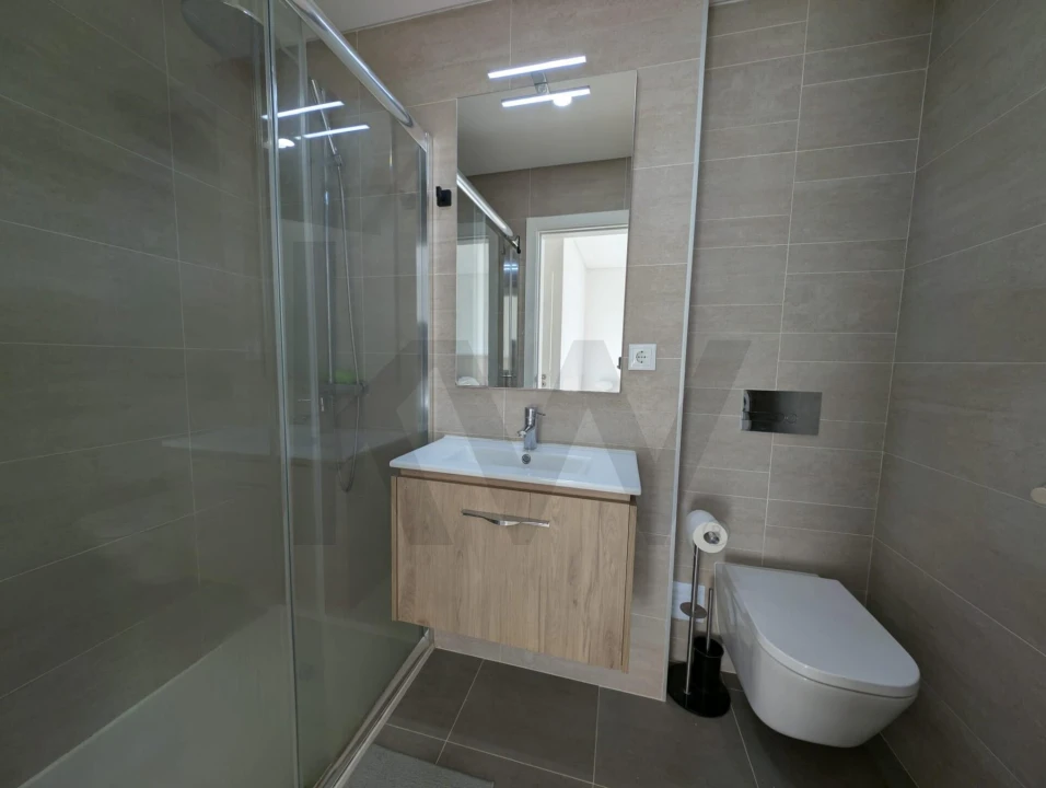 Apartamento T2 para Venda em Sacavém e Prior Velho Foto 8