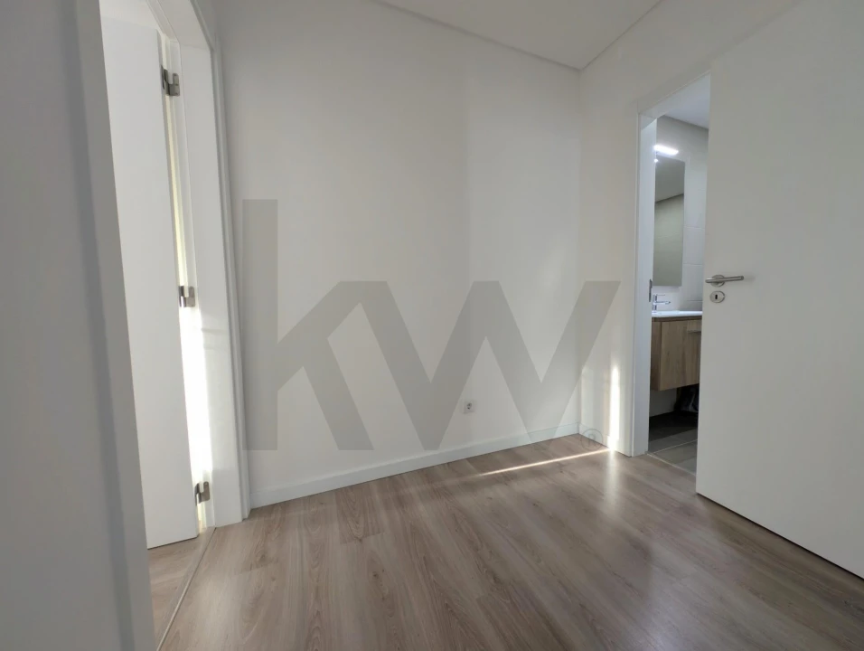 Apartamento T2 para Venda em Sacavém e Prior Velho Foto 11