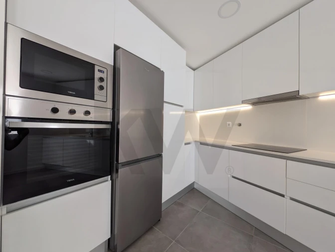 Apartamento T2 para Venda em Sacavém e Prior Velho Foto 3