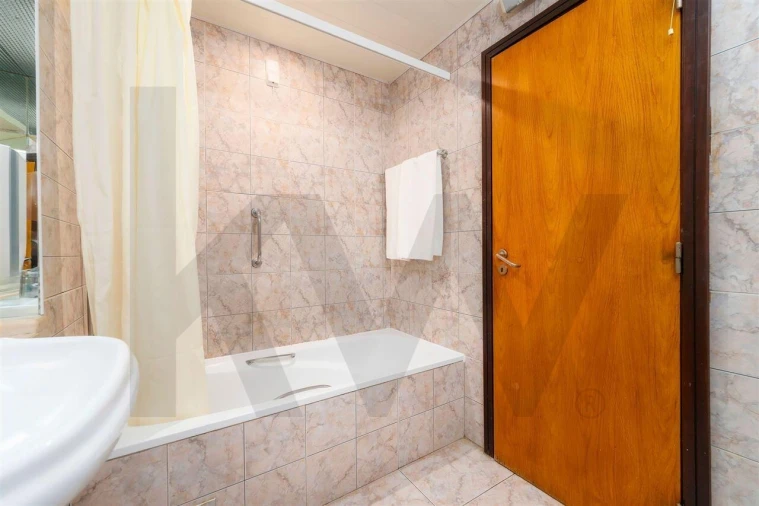 Apartamento T1 para Venda em Albufeira e Olhos de Água Foto 16