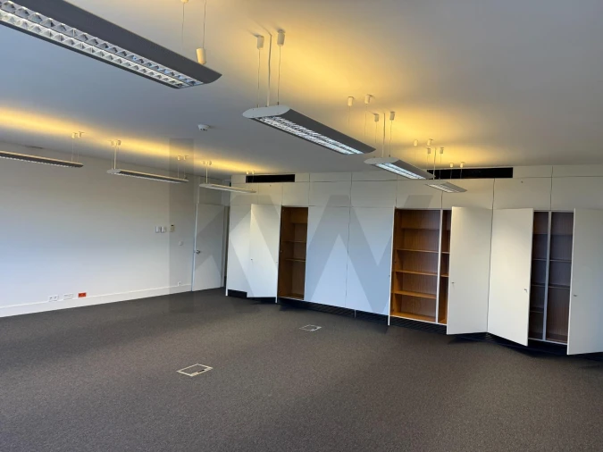 Escritório para Arrendamento em Porto Salvo Foto 5