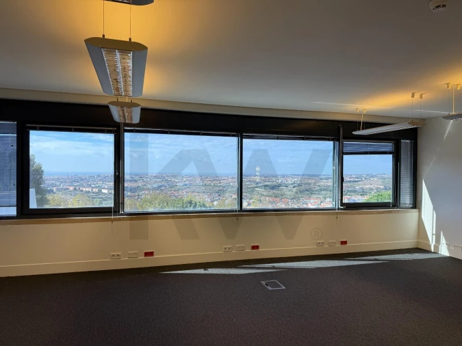 Escritório para Arrendamento em Porto Salvo Foto 9