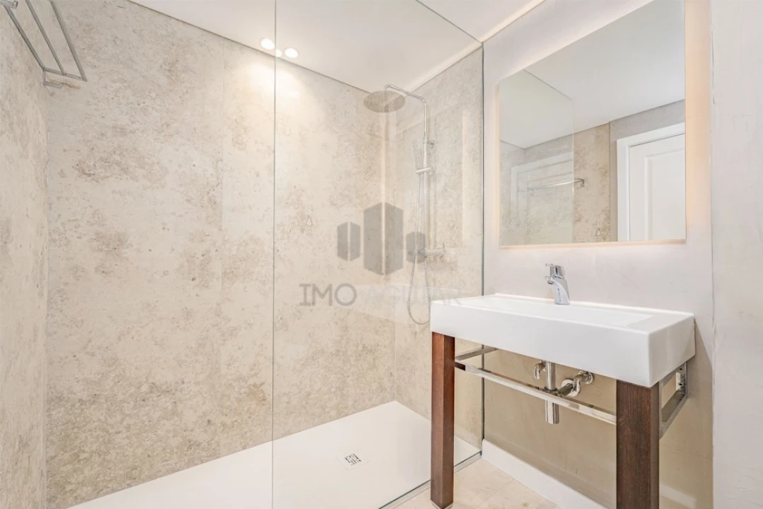 Apartamento T1 para Venda em Estreito da Calheta Foto 7