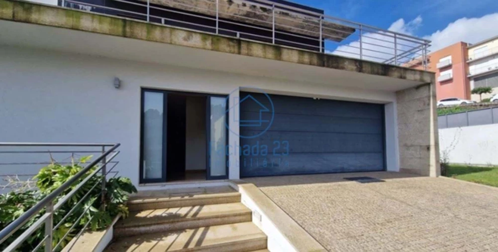 Moradia T3 para Venda em Louredo Foto 3