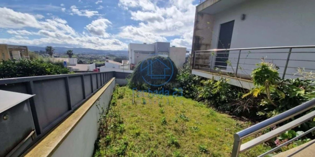 Moradia T3 para Venda em Louredo Foto 4