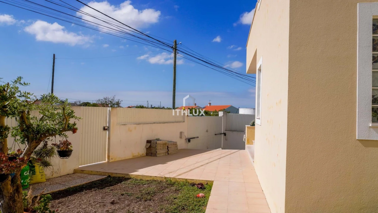 Moradia T4 para Venda em Quinta do Anjo Foto 3