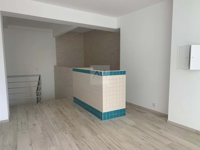 Negócio para Venda em Lagos (São Sebastião e Santa Maria) Foto 2