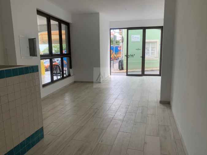 Negócio para Venda em Lagos (São Sebastião e Santa Maria) Foto 4