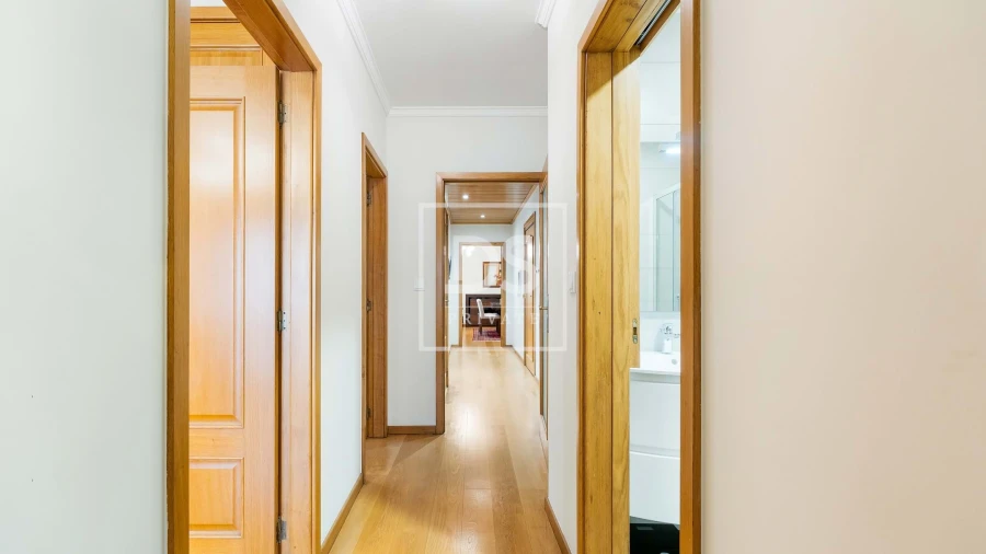 Apartamento T3 para Venda em Santa Marinha Foto 3