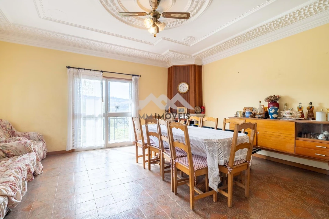 Moradia T3 para Venda em Airães Foto 17