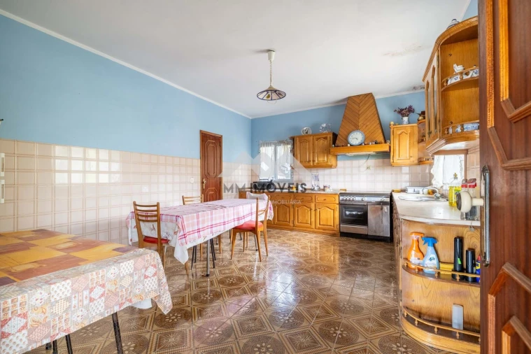 Moradia T3 para Venda em Airães Foto 35