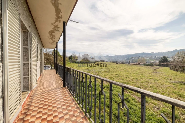 Moradia T3 para Venda em Airães Foto 11