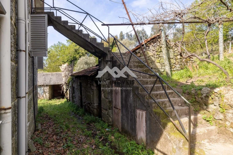 Moradia T3 para Venda em Airães Foto 42