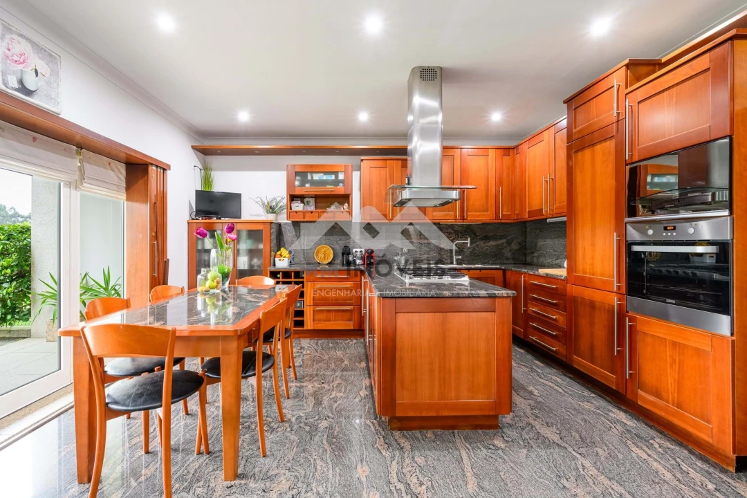 Moradia T4 para Venda em Recezinhos (São Martinho) Foto 25