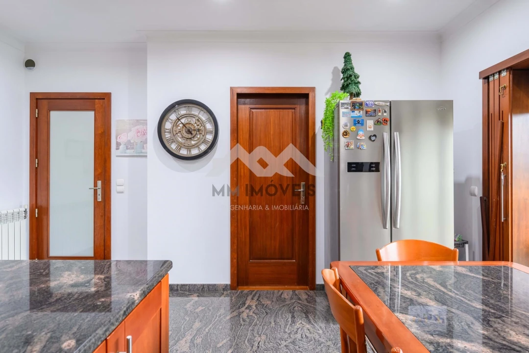 Moradia T4 para Venda em Recezinhos (São Martinho) Foto 28