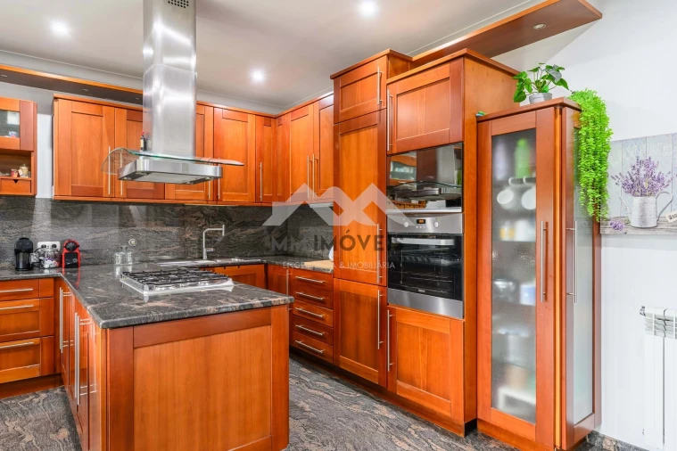 Moradia T4 para Venda em Recezinhos (São Martinho) Foto 26