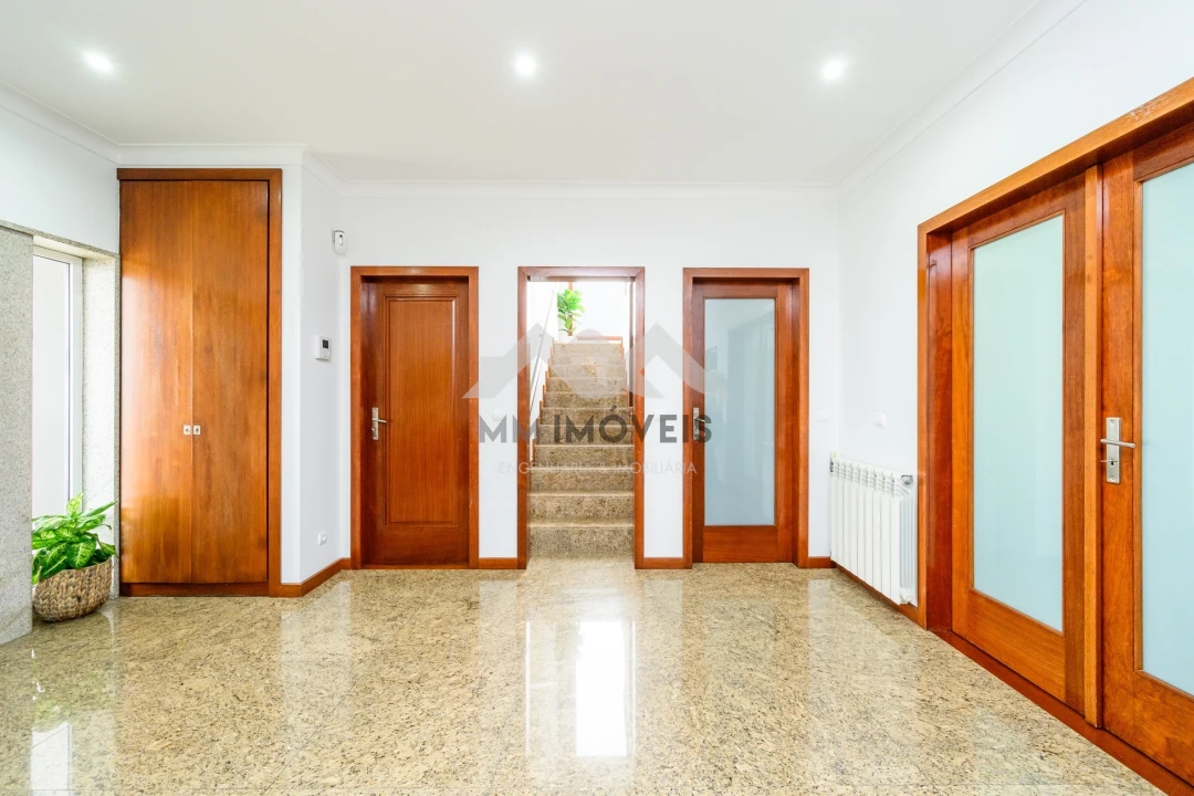 Moradia T4 para Venda em Recezinhos (São Martinho) Foto 17