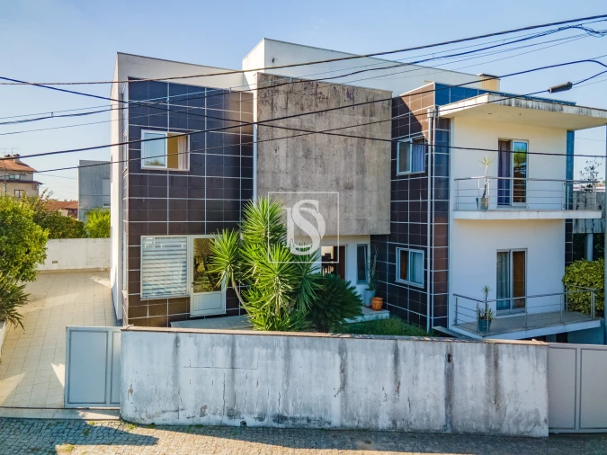 Moradia T4 para Venda em Rebordosa Foto 3