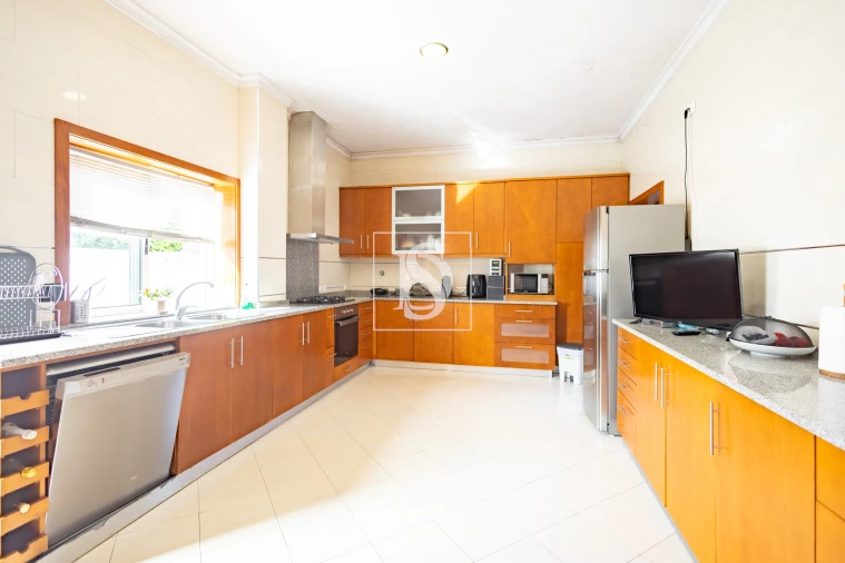 Moradia T4 para Venda em Rebordosa Foto 9