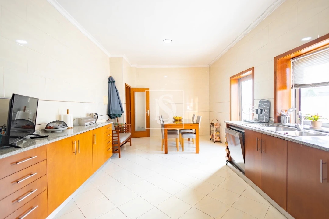 Moradia T4 para Venda em Rebordosa Foto 11