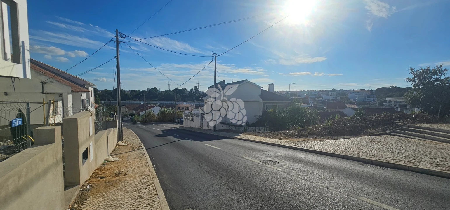 Moradia T3 para Venda em Laranjeiro e Feijó Foto 32