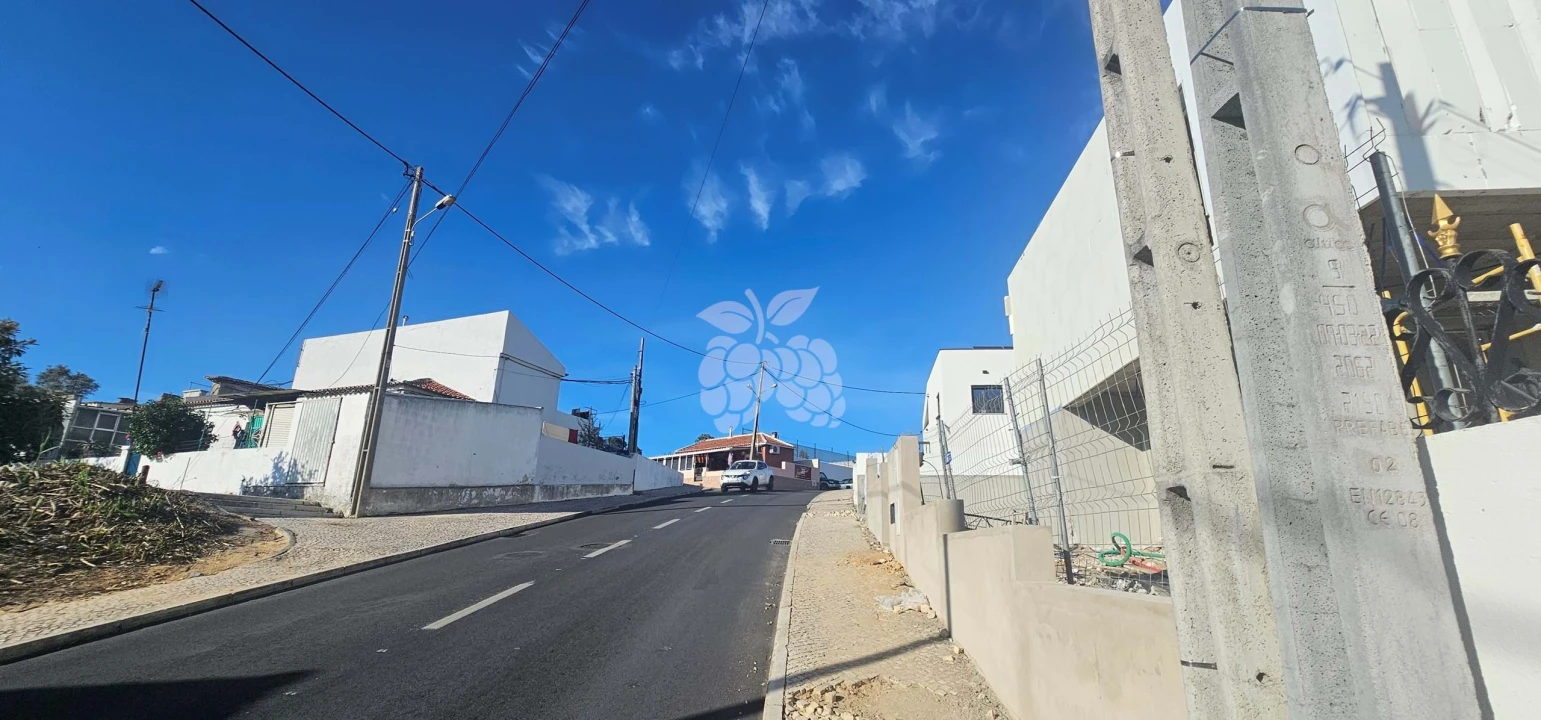 Moradia T3 para Venda em Laranjeiro e Feijó Foto 33