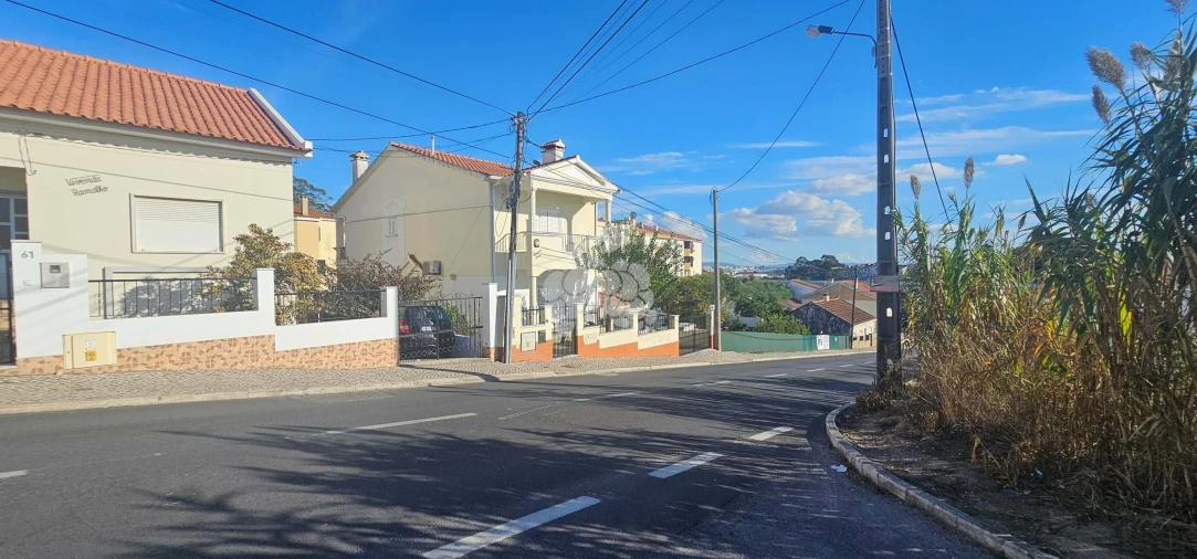 Moradia T3 para Venda em Laranjeiro e Feijó Foto 6