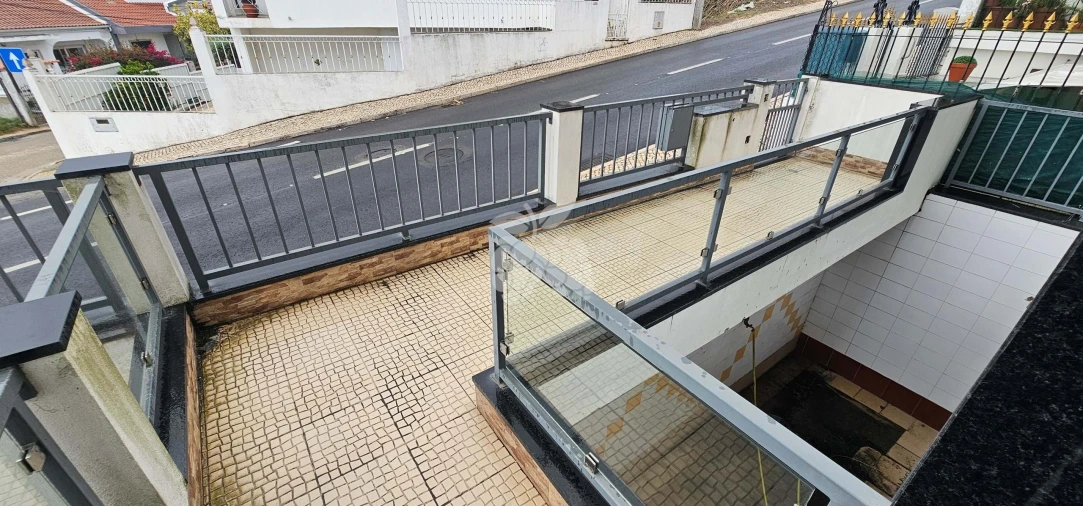 Moradia T3 para Venda em Laranjeiro e Feijó Foto 7