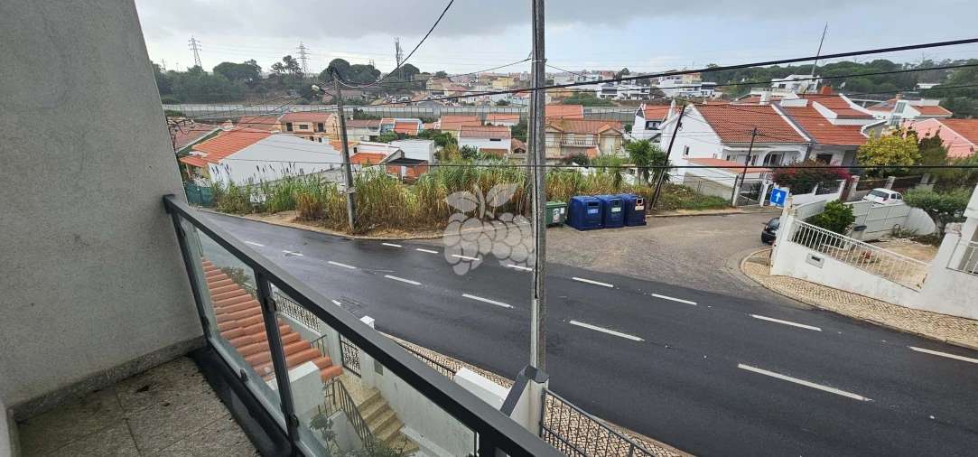 Moradia T3 para Venda em Laranjeiro e Feijó Foto 9
