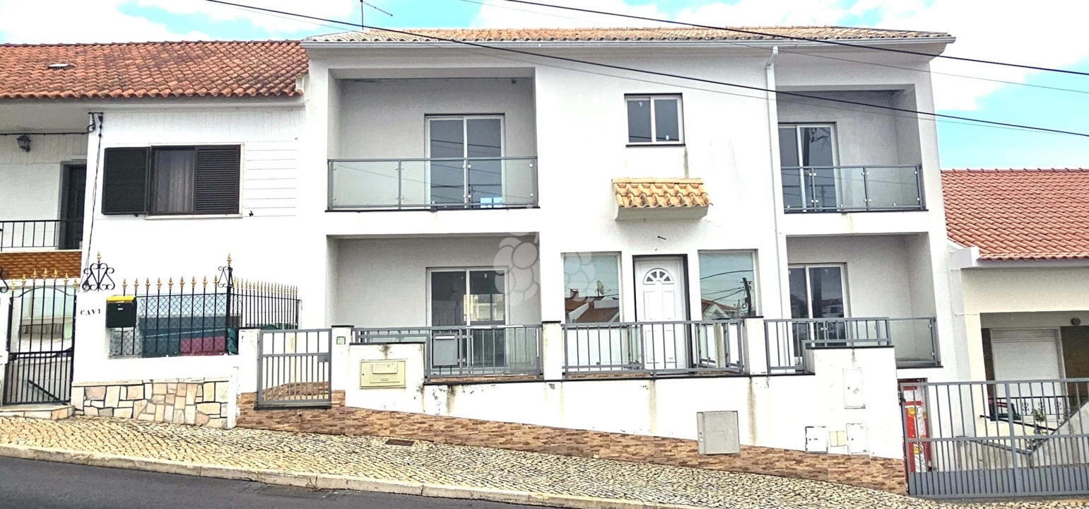 Moradia T3 para Venda em Laranjeiro e Feijó Foto 1