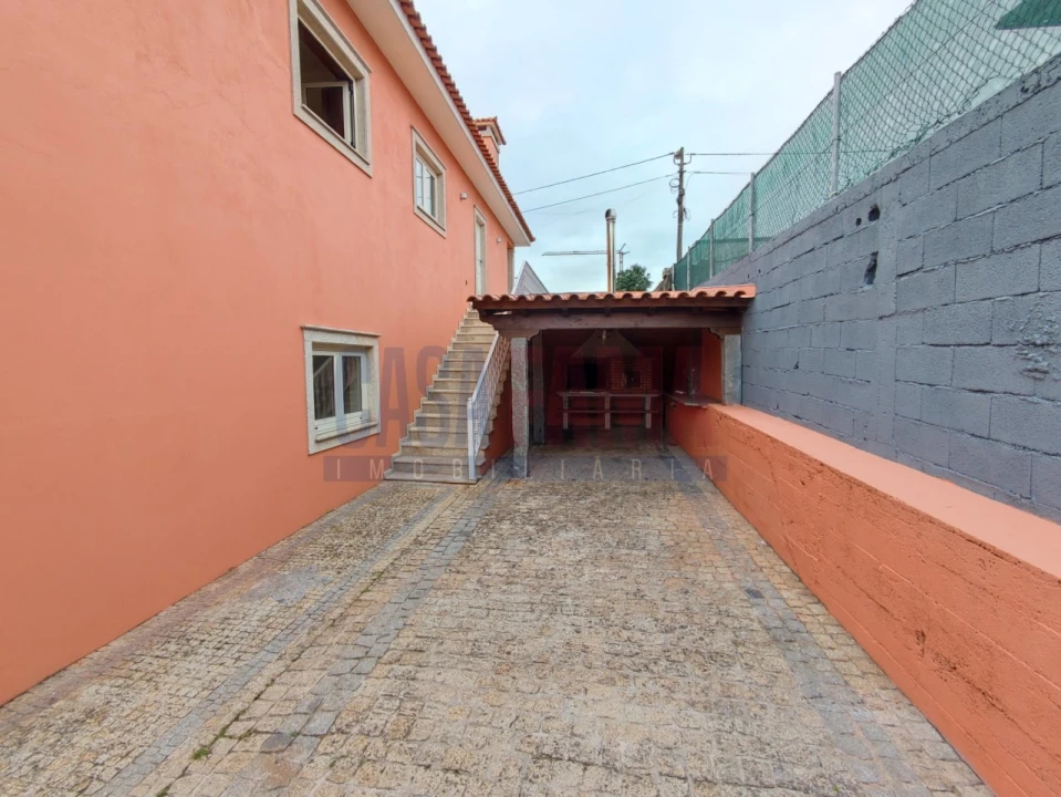 Moradia T3 para Venda em Nine Foto 41