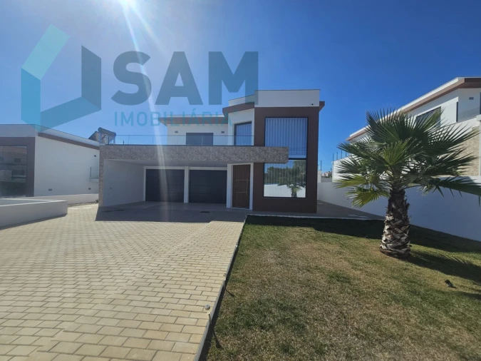 Moradia T4 para Venda em Lourinhã e Atalaia Foto 2