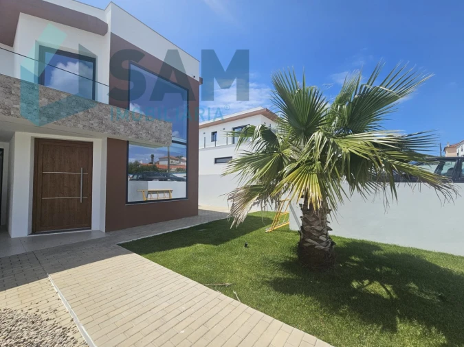 Moradia T4 para Venda em Lourinhã e Atalaia Foto 4