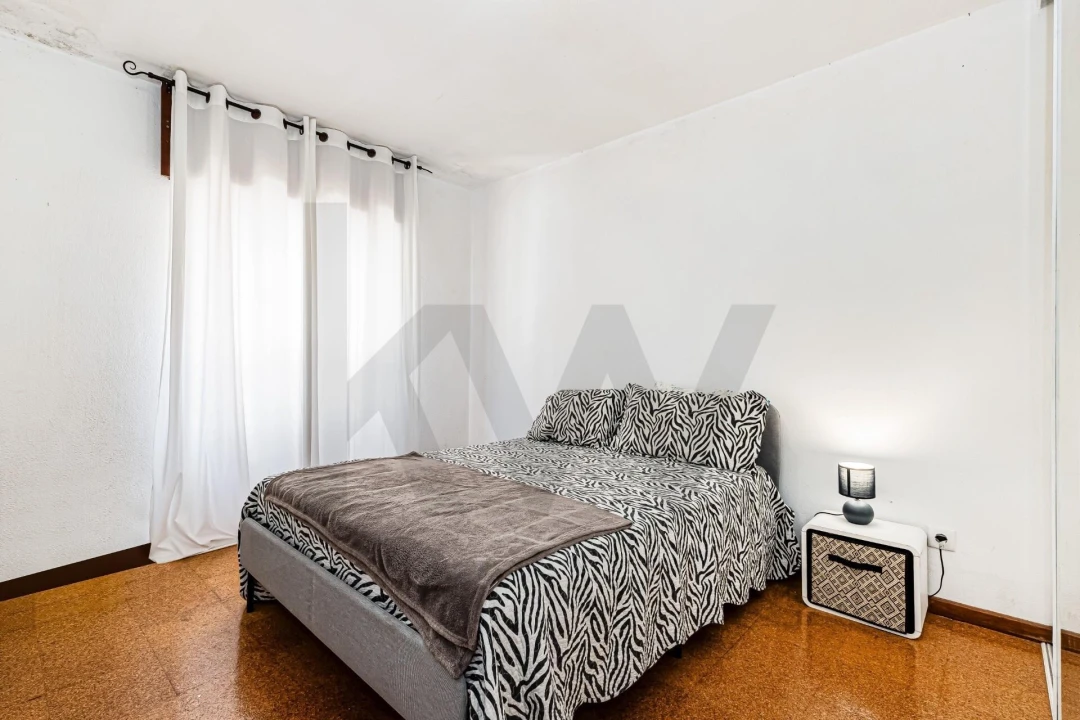 Apartamento T2 para Venda em Estômbar e Parchal Foto 1