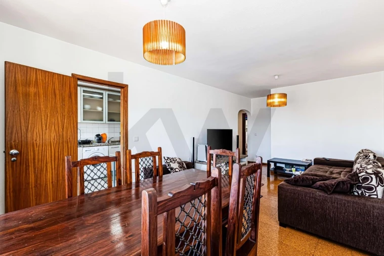 Apartamento T2 para Venda em Estômbar e Parchal Foto 9