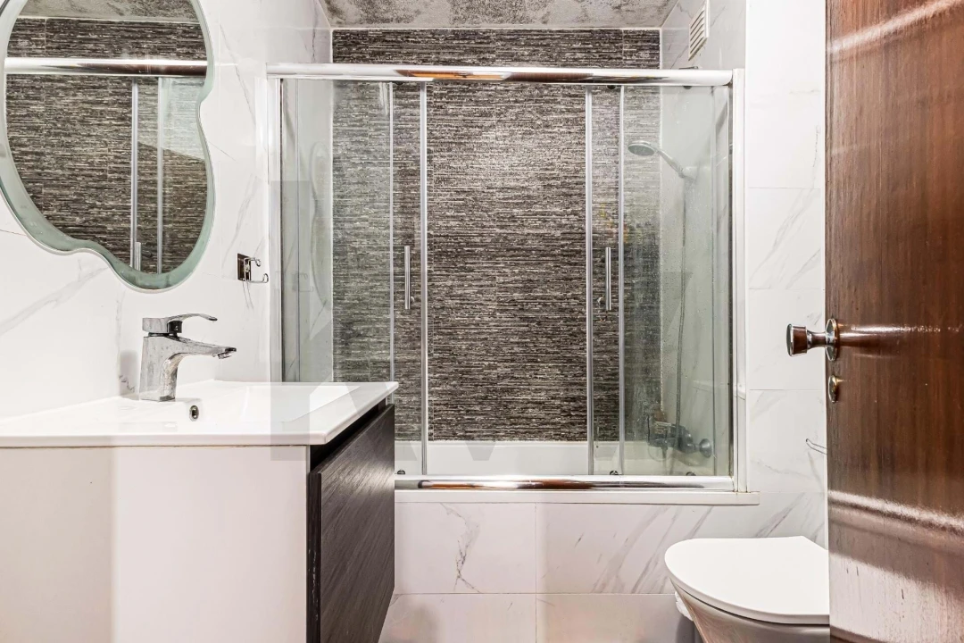 Apartamento T2 para Venda em Estômbar e Parchal Foto 12