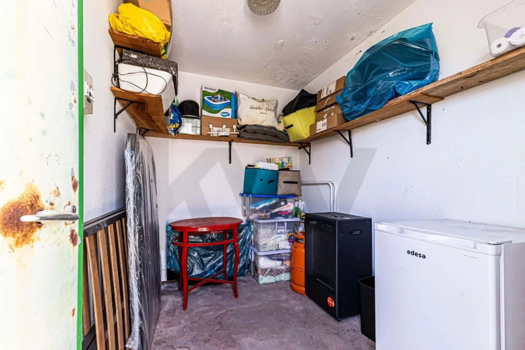 Apartamento T2 para Venda em Estômbar e Parchal Foto 16