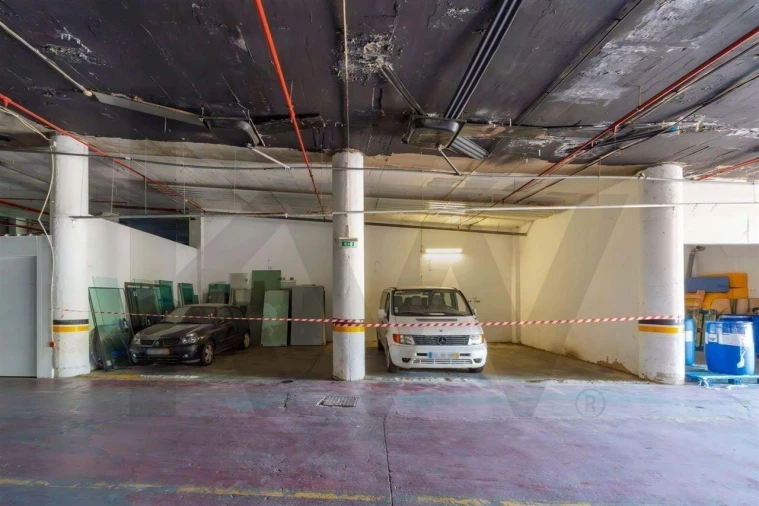 Garagem para Venda em Albufeira e Olhos de Água Foto 7