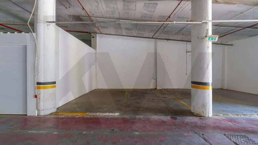 Garagem para Venda em Albufeira e Olhos de Água