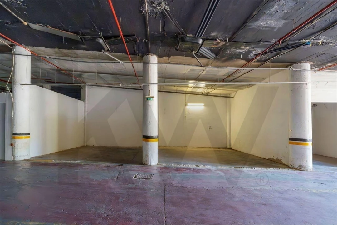 Garagem para Venda em Albufeira e Olhos de Água Foto 1