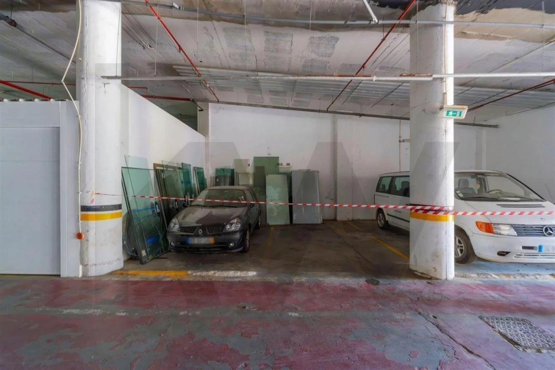 Garagem para Venda em Albufeira e Olhos de Água Foto 4