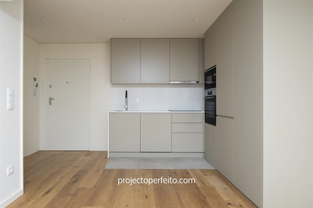 Apartamento T1 para Arrendamento em Espinho Foto 6