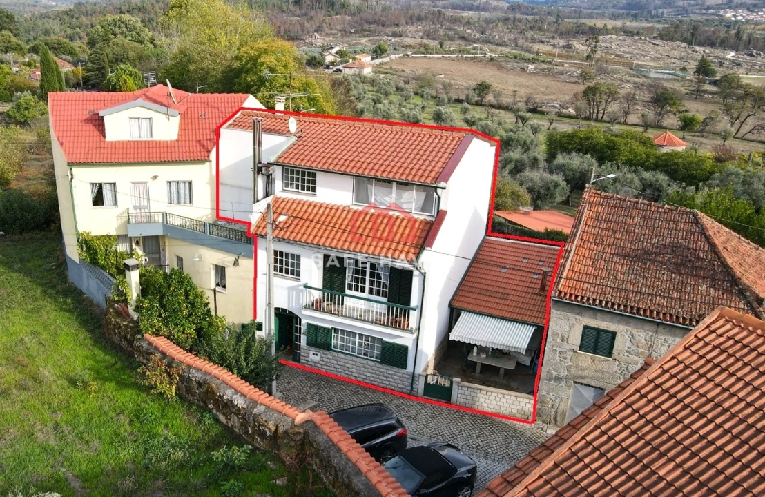 Moradia T4 para Venda em Quintela de Azurara Foto 1