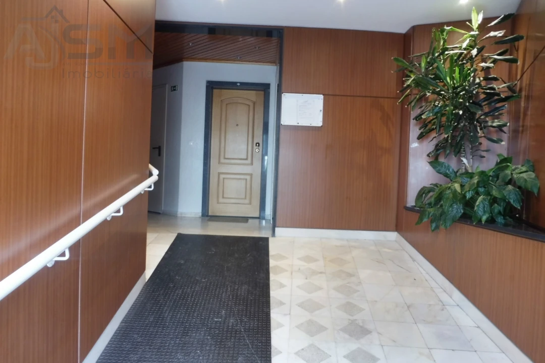 Apartamento T2 para Arrendamento em Águas Livres Foto 23