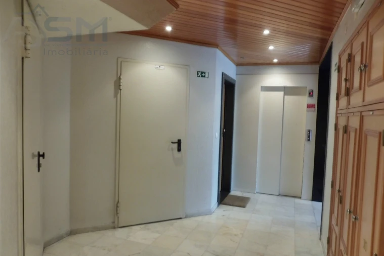 Apartamento T2 para Arrendamento em Águas Livres Foto 22