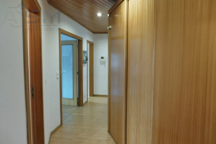 Apartamento T2 para Arrendamento em Águas Livres Foto 8