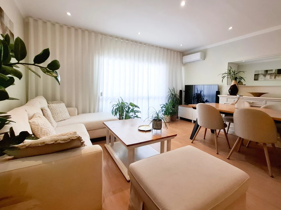 Apartamento T2 para Venda em Quarteira Foto 11