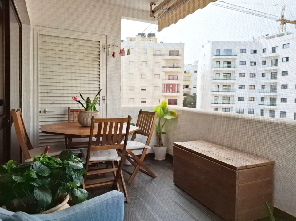 Apartamento T2 para Venda em Quarteira Foto 3