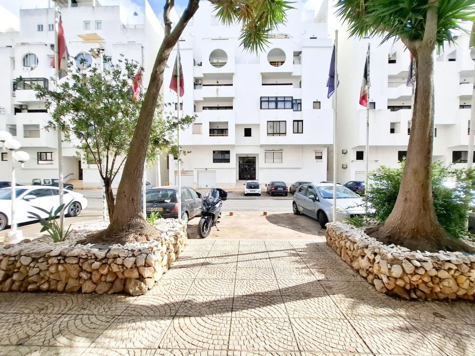 Apartamento T2 para Venda em Quarteira Foto 54