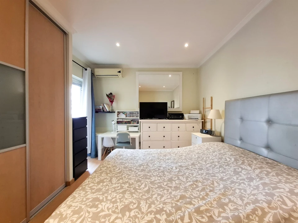 Apartamento T2 para Venda em Quarteira Foto 37